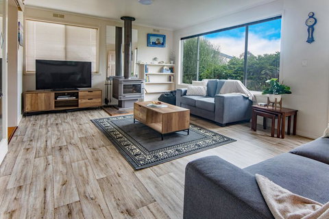 ACOULLVIEW - Tourism TAS 2