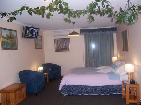 Adelaide Hills B&B Accommodation - Hobart Tourism 3