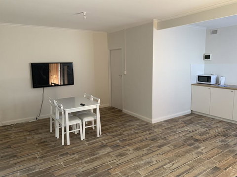 Adelaide Holiday Apartment - Tourism TAS 3