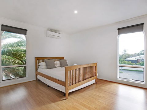 Adelaide Holiday Homes - Hobart Tourism 0