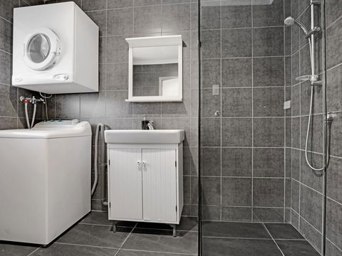 Adelaide Holiday Homes - Hobart Tourism 3
