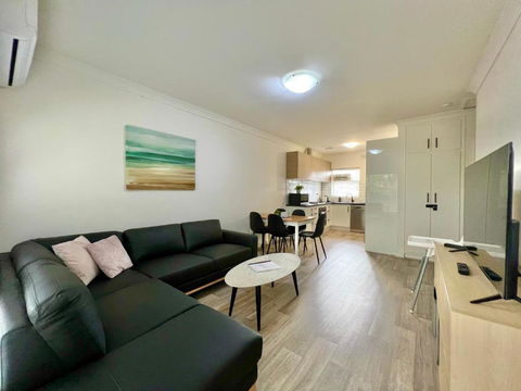 Dishwasher,ac,dryer Campbelltown Courtyard East - Hobart Tourism 2