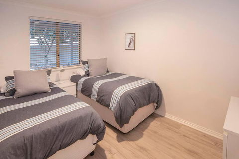 Eagle Bay Summerhaus - Tourism TAS 4