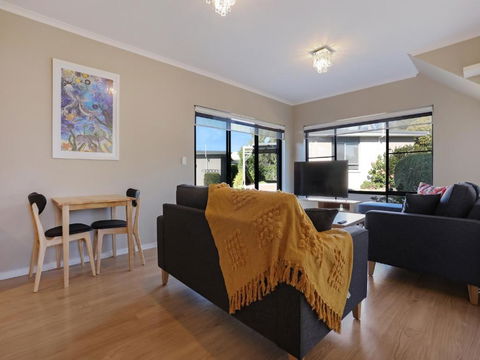 Eagle Heights Holiday Units - Tourism TAS 2