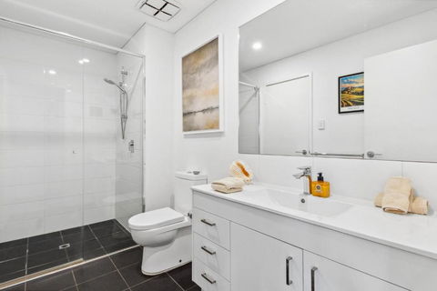 EAST34/60 - Urban Sanctuary - Tourism TAS 4