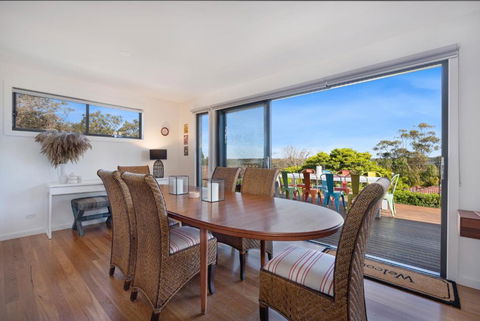 EAST52A - Lake Views - Tourism TAS 3