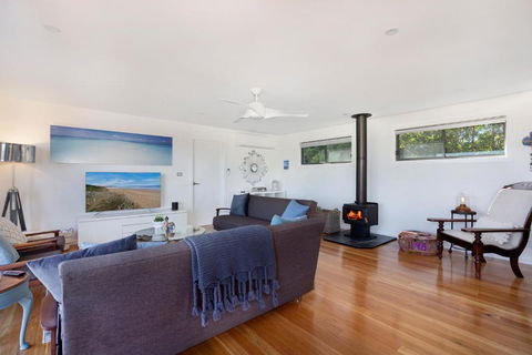 EAST52A - Lake Views - Tourism TAS 1