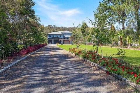 Easygoing Poolside Relaxation On Wyong River - Tourism TAS 4