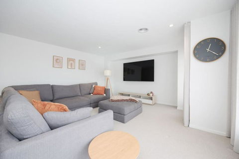 EDEN Spacious Torquay Family Escape - Tourism TAS 3