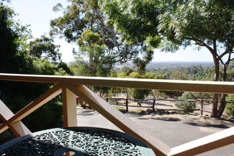 Eleebana Guest House - Tourism TAS 2