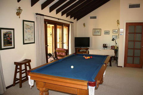 Eleebana Guest House - Tourism TAS 3