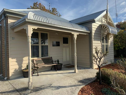 Elmsford Cottage - Hobart Tourism 1