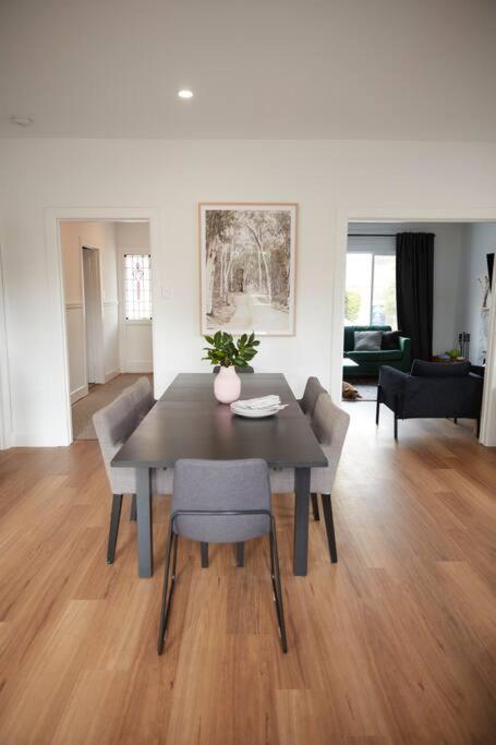 Enjoy A Renovated Retreat With Outdoor Bath - Tourism TAS 2