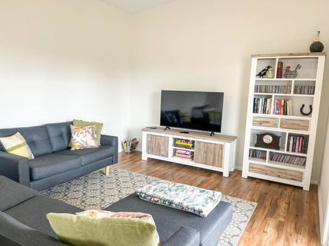 Eucalyptus House - Hobart Tourism 0