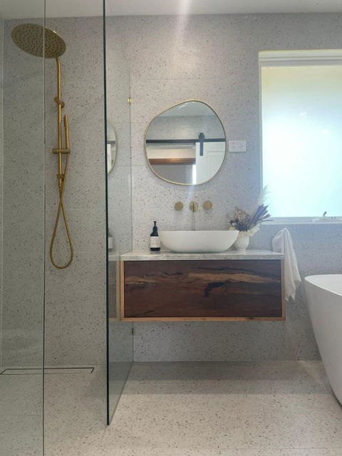 Evies White House Oasis I Pool & Close To Airport - Tourism TAS 4