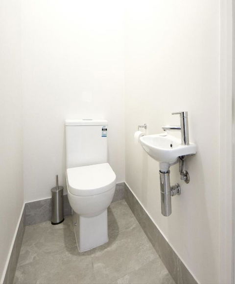 Executive Home Accommodation 34 - Hobart Tourism 1