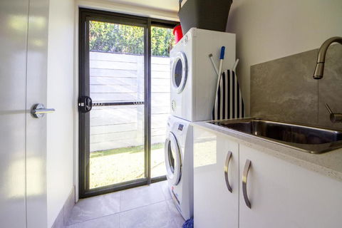 Executive Home Accommodation 34 - Hobart Tourism 2