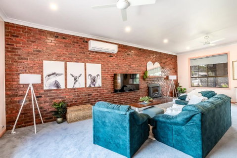 Family Beach House Near Barwon River & Beaches - Tourism TAS 4