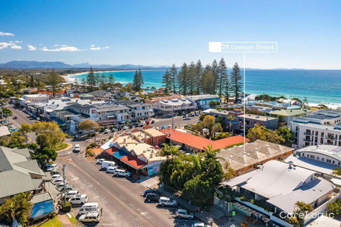 Fiesta On Lawson - Belle Escapes Byron Bay - Tourism TAS 1