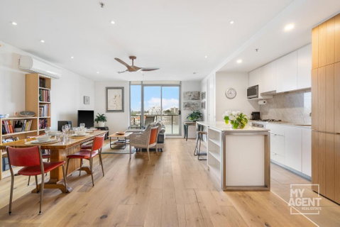 Experience Port Melbourne On Delightful Dow Street - Tourism TAS 0