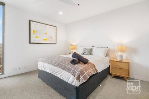 Experience Port Melbourne On Delightful Dow Street - Tourism TAS 1