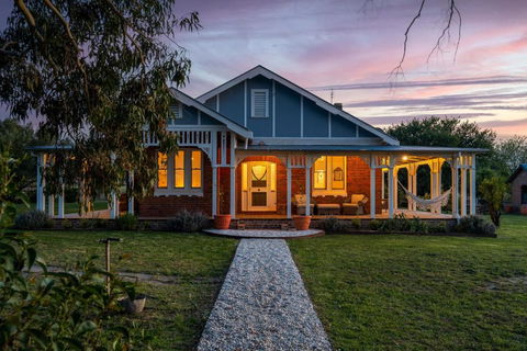 Experience The Charm Of Little Plains Homestead - Hobart Tourism 3