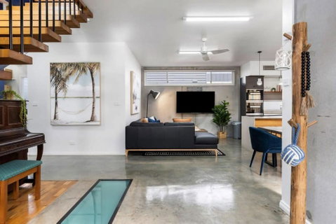 Exquisite Beachside Mansion - Tourism TAS 4