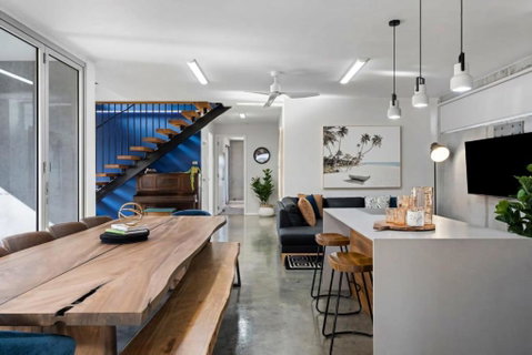 Exquisite Beachside Mansion - Tourism TAS 1