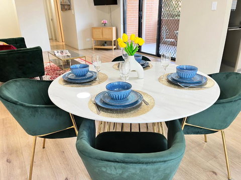 Fabulous 2 Bedroom Apartment, Secured Free Parking - Tourism TAS 4