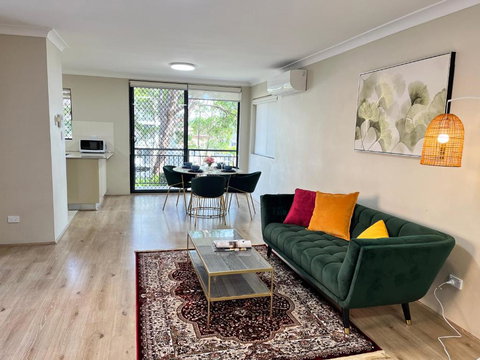 Fabulous 2 Bedroom Apartment, Secured Free Parking - Tourism TAS 1