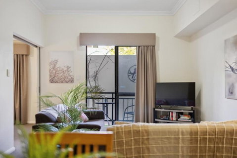 Fabulous Apt In Northbridge With Pool & WiFi - Tourism TAS 1