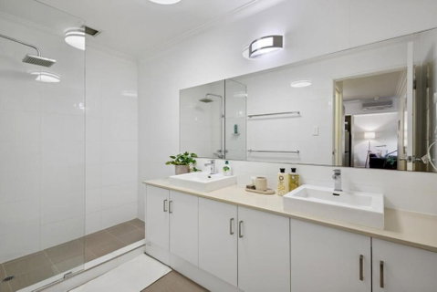 Fabulous Apt In Northbridge With Pool & WiFi - Tourism TAS 4