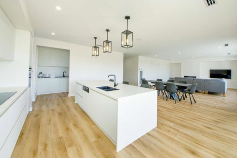 Fairway 43 - Tourism TAS 3