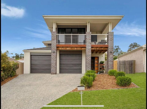 Family Friendly Oasis Mid Brisbane And Gold Coast - Tourism TAS 1