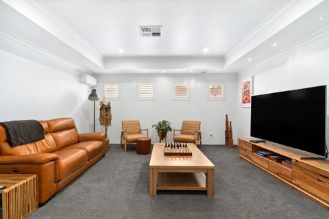 Family Haven Pool & Estuary Views - Tourism TAS 4