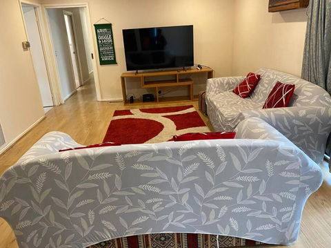 Family Home- Close To Knox City & Dandenong Ranges - Hobart Tourism 0