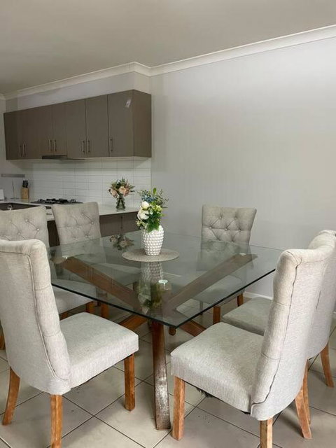 Family Home In Riverdale Village Town Tarneit - Tourism TAS 4