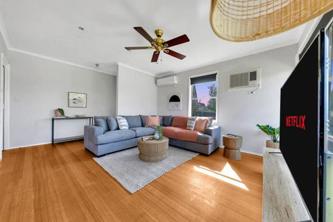 Fantastic 3BR Near North Shore Beach - Hobart Tourism 0