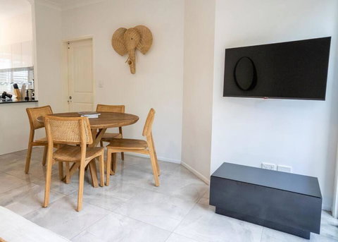 Fantastic Central Location - Tourism TAS 1