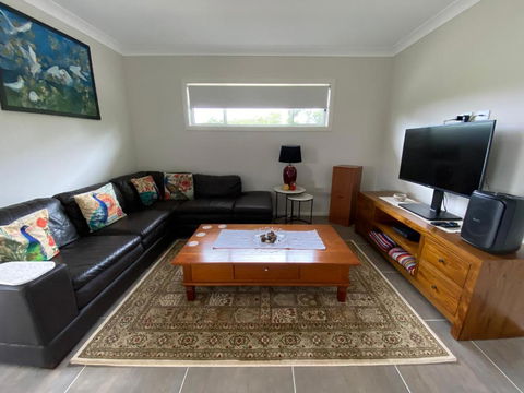 Farm Stay At Camellia Cottage Pet Friendly - Hobart Tourism 1