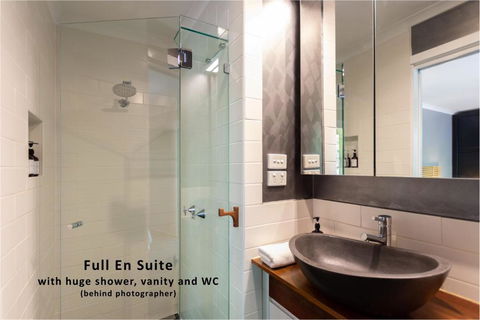 Fernbrook - Luxurious Country Retreat - Hobart Tourism 4