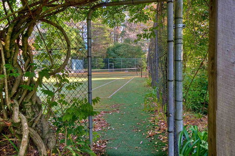 Finchley - Tourism TAS 1