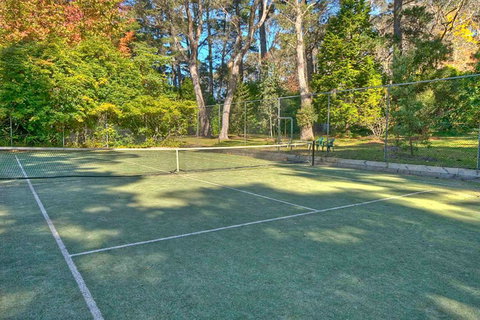 Finchley - Tourism TAS 4