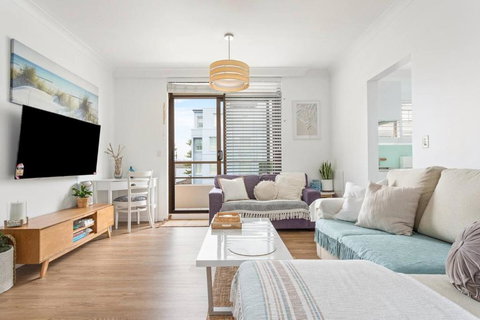 Fine Pine - Beachside Lifestyle With Two Balconies - Tourism TAS 1