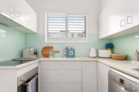 Fine Pine - Beachside Lifestyle With Two Balconies - Tourism TAS 4