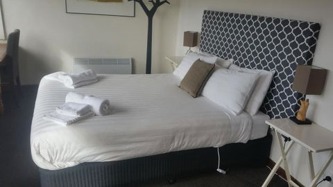 Fish Creek Hotel - Hobart Tourism 4
