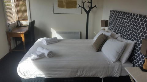 Fish Creek Hotel - Hobart Tourism 3