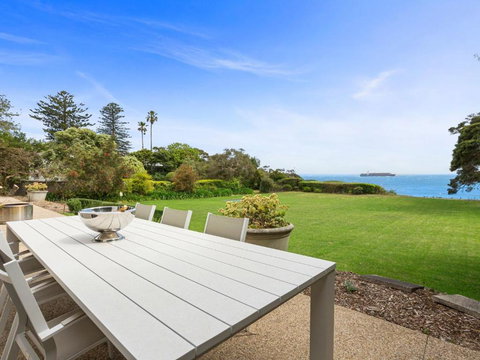 Fishermans Beach Cliff Top - Tourism TAS 2