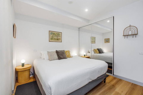 Flinders Keepers - Chic Cityscape Kaleidoscope - Tourism TAS 2