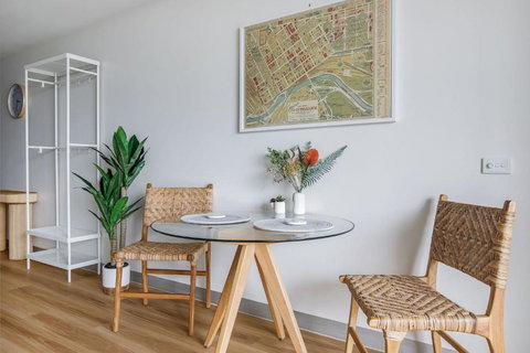 Flinders Keepers - Chic Cityscape Kaleidoscope - Tourism TAS 3